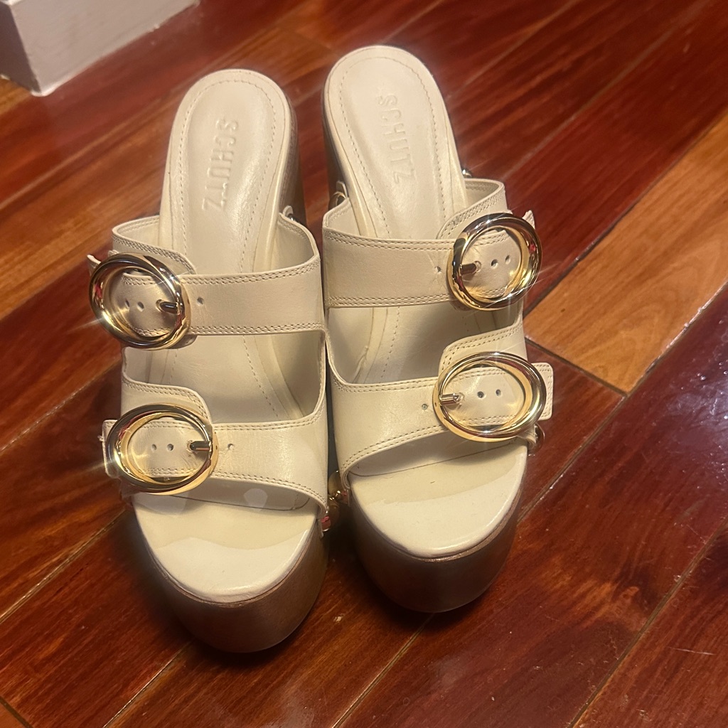 Schutz Cream And Gold Women's Mules
